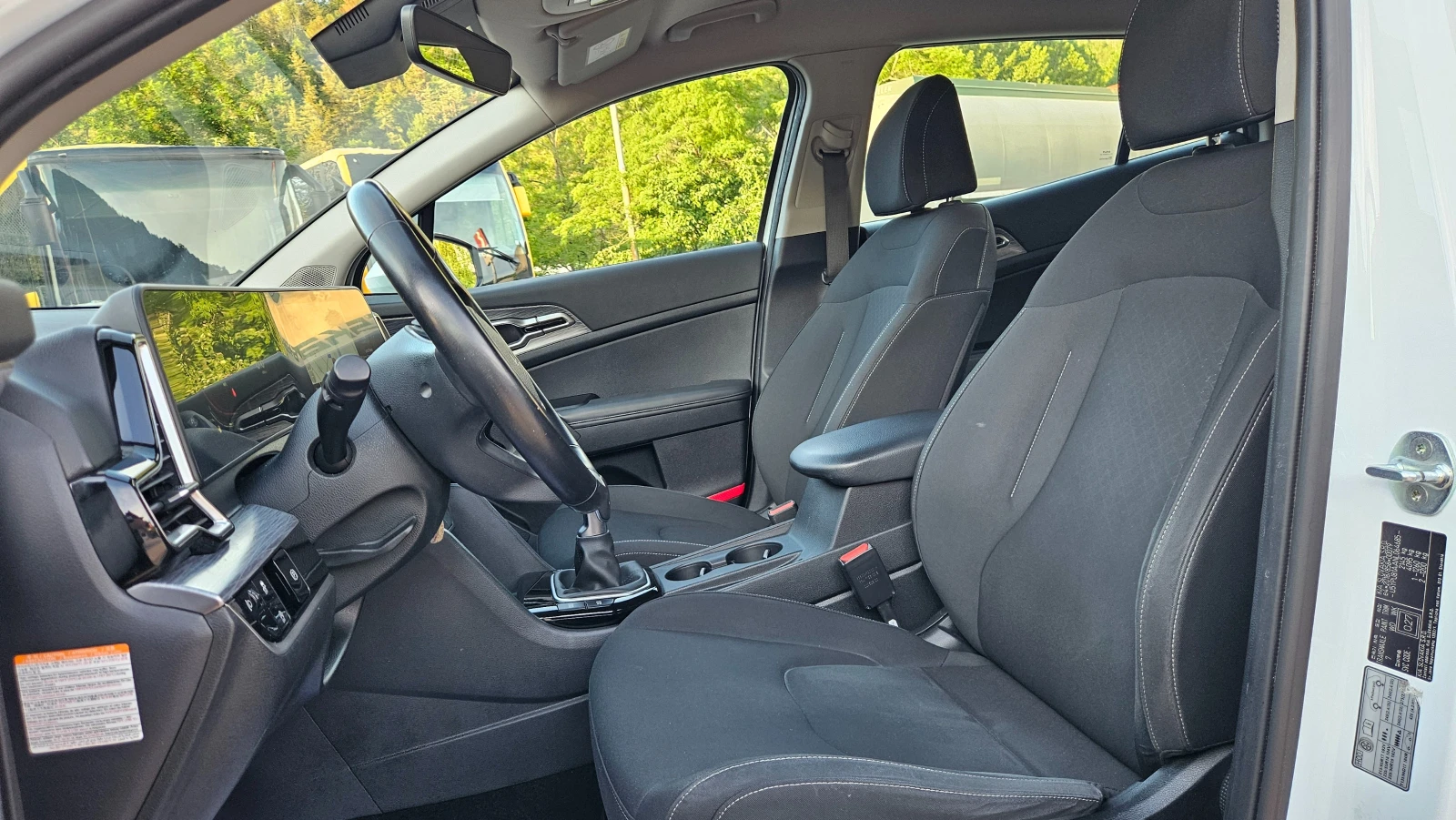 Kia Sportage 1.6 Mild Hybrit/6skorost/UNIKAT, снимка 11 - Автомобили и джипове - 54959553