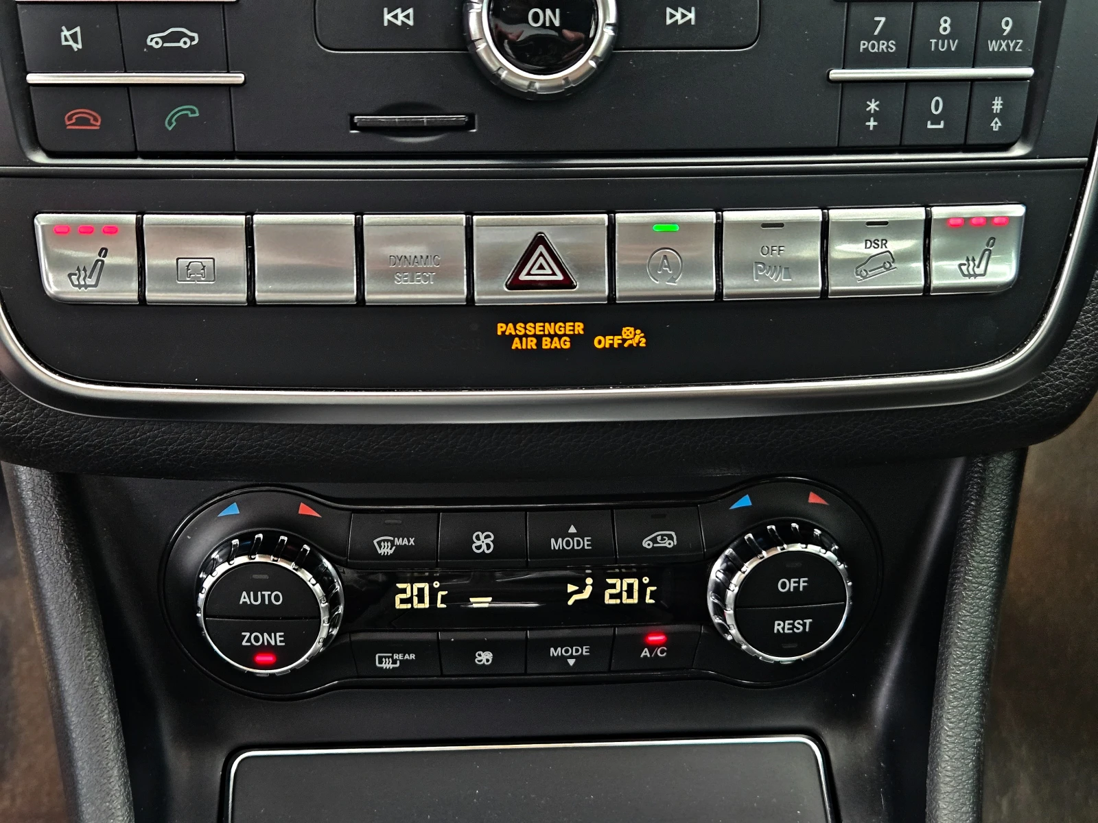 Mercedes-Benz GLA 220 AMG/4MAT/PANO/CAMERA/ПОДГРЕВ/АМБИЕНТ/CAR PLAY/LIZI, снимка 11 - Автомобили и джипове - 55217287