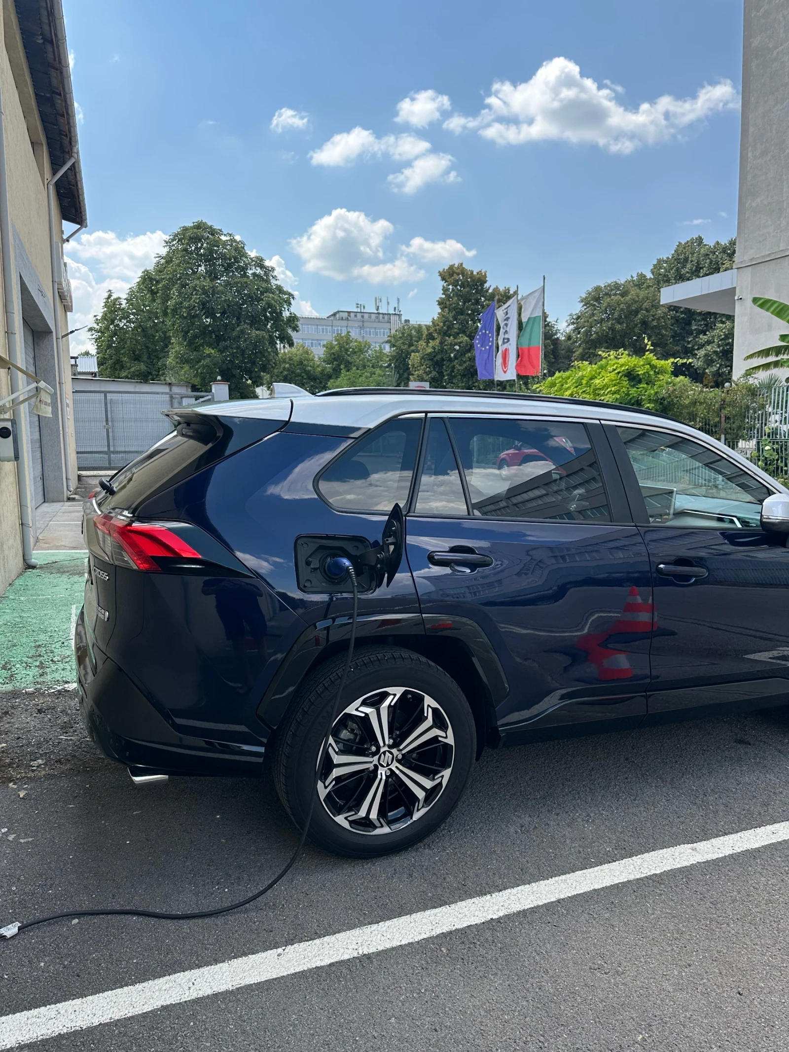Suzuki Across Plug-in Hybrid | 4x4 E-Four, снимка 4 - Автомобили и джипове - 55613350