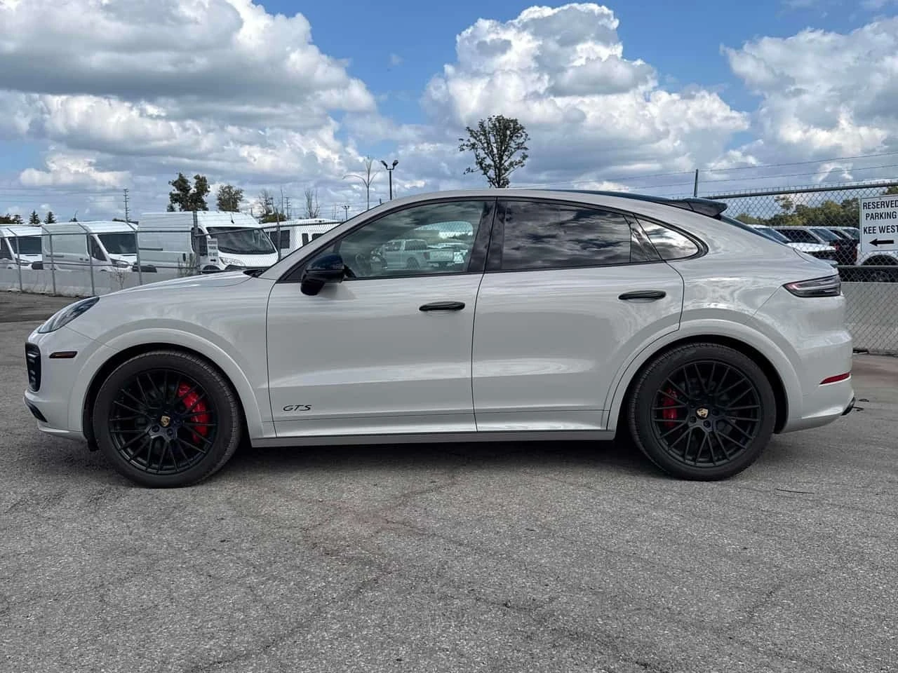 Porsche Cayenne GTS Coupe CARFAX, снимка 2 - Автомобили и джипове - 55875407