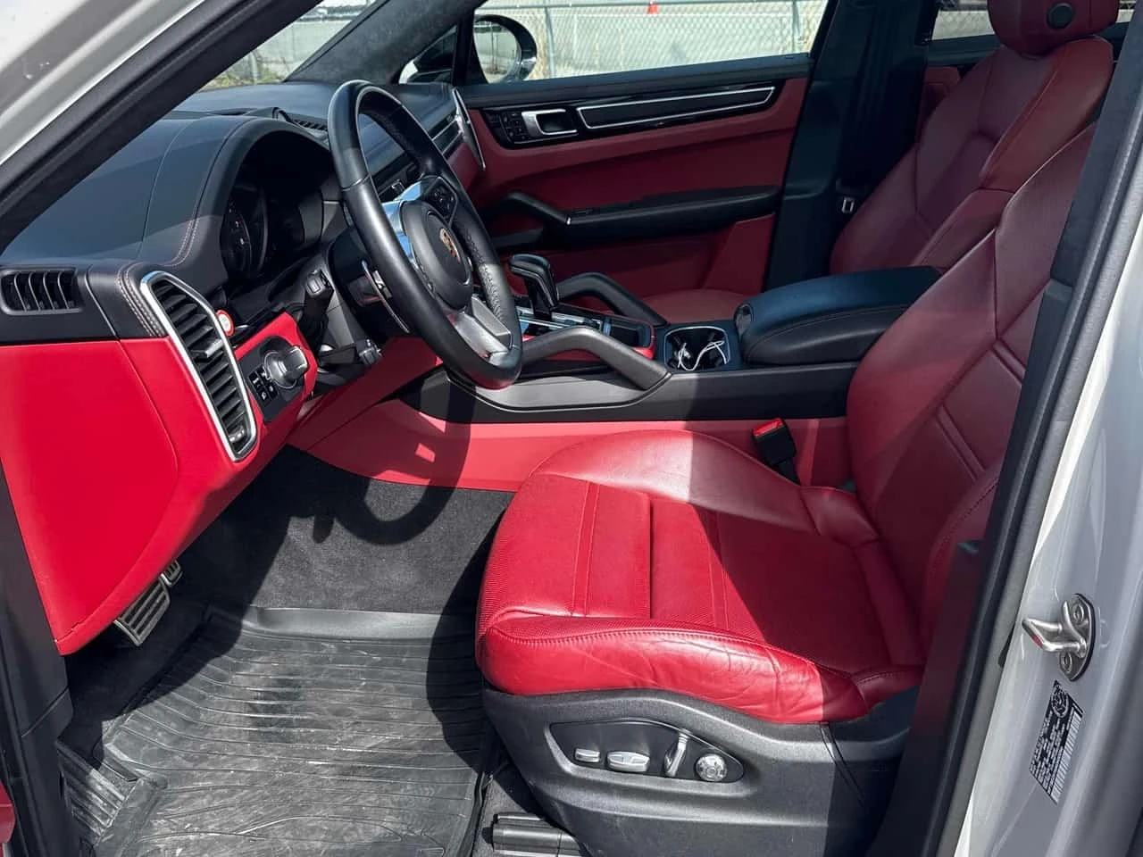 Porsche Cayenne GTS Coupe CARFAX, снимка 5 - Автомобили и джипове - 55875407