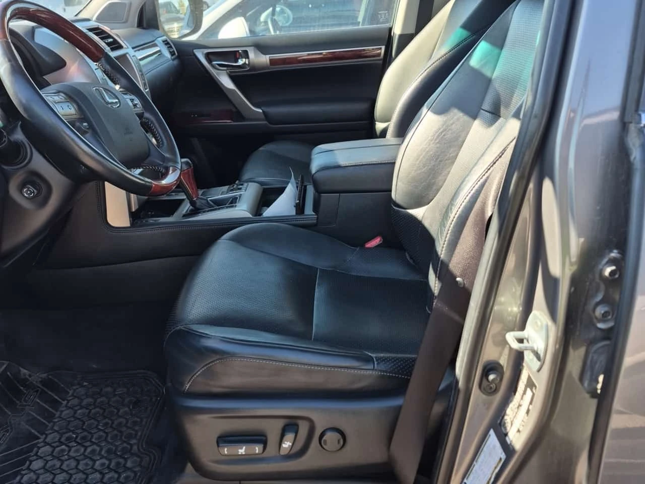 Lexus GX 460 * EXECUTIVE * CARFAX * , снимка 6 - Автомобили и джипове - 56635862