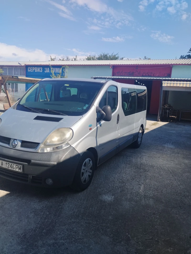 Renault Trafic 2.5дизел, снимка 2 - Бусове и автобуси - 48383727