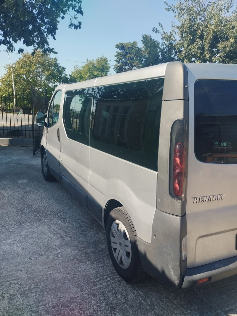 Renault Trafic 2.5дизел, снимка 1 - Бусове и автобуси - 48383727