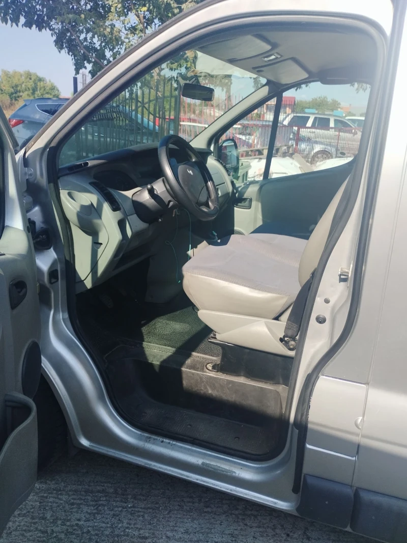 Renault Trafic 2.5дизел, снимка 4 - Бусове и автобуси - 48383727