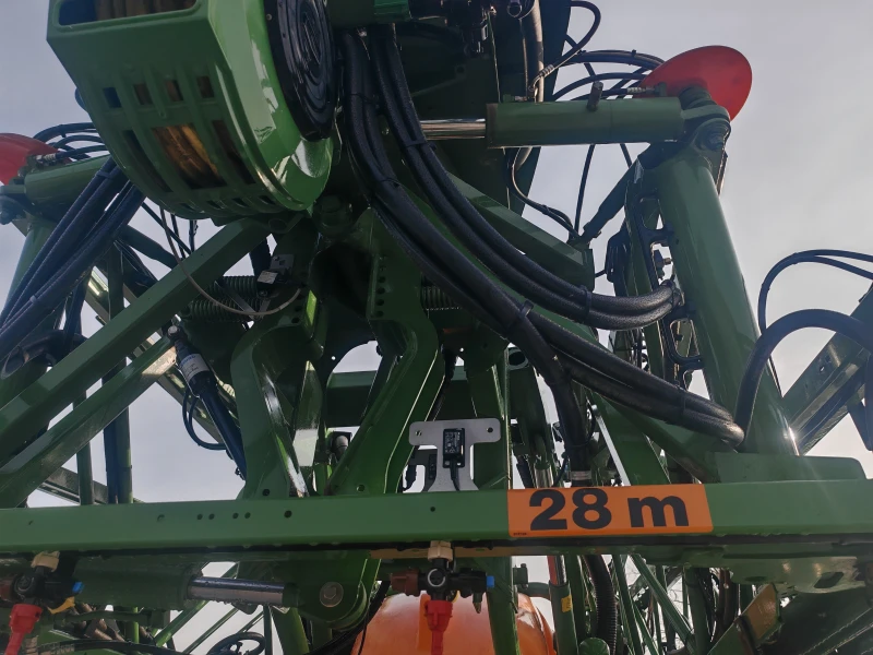 Пръскачка Amazone UX 3200 Special Premium , снимка 7 - Селскостопанска техника - 52654905