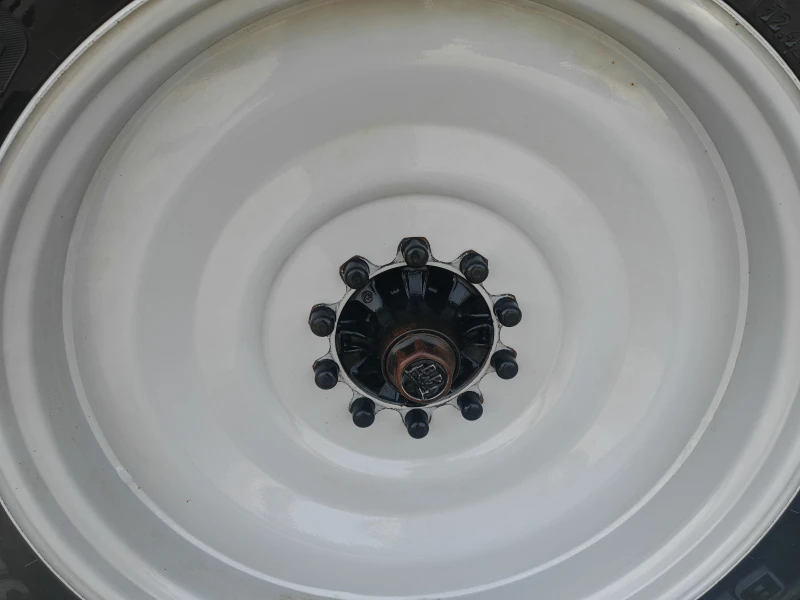 Пръскачка Amazone UX 3200 Special Premium , снимка 10 - Селскостопанска техника - 52654905