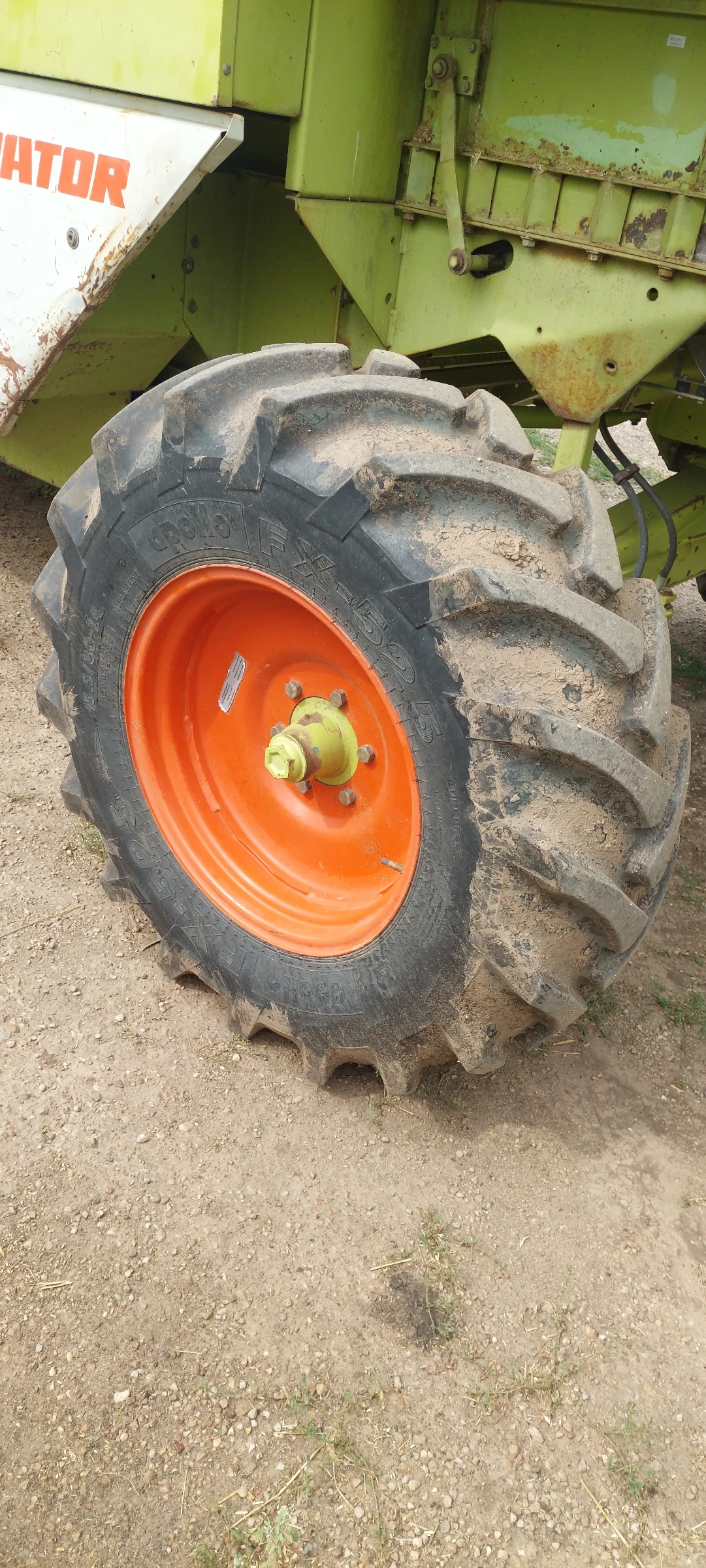 Комбайн Claas MEGA 208, снимка 12 - Селскостопанска техника - 55428770