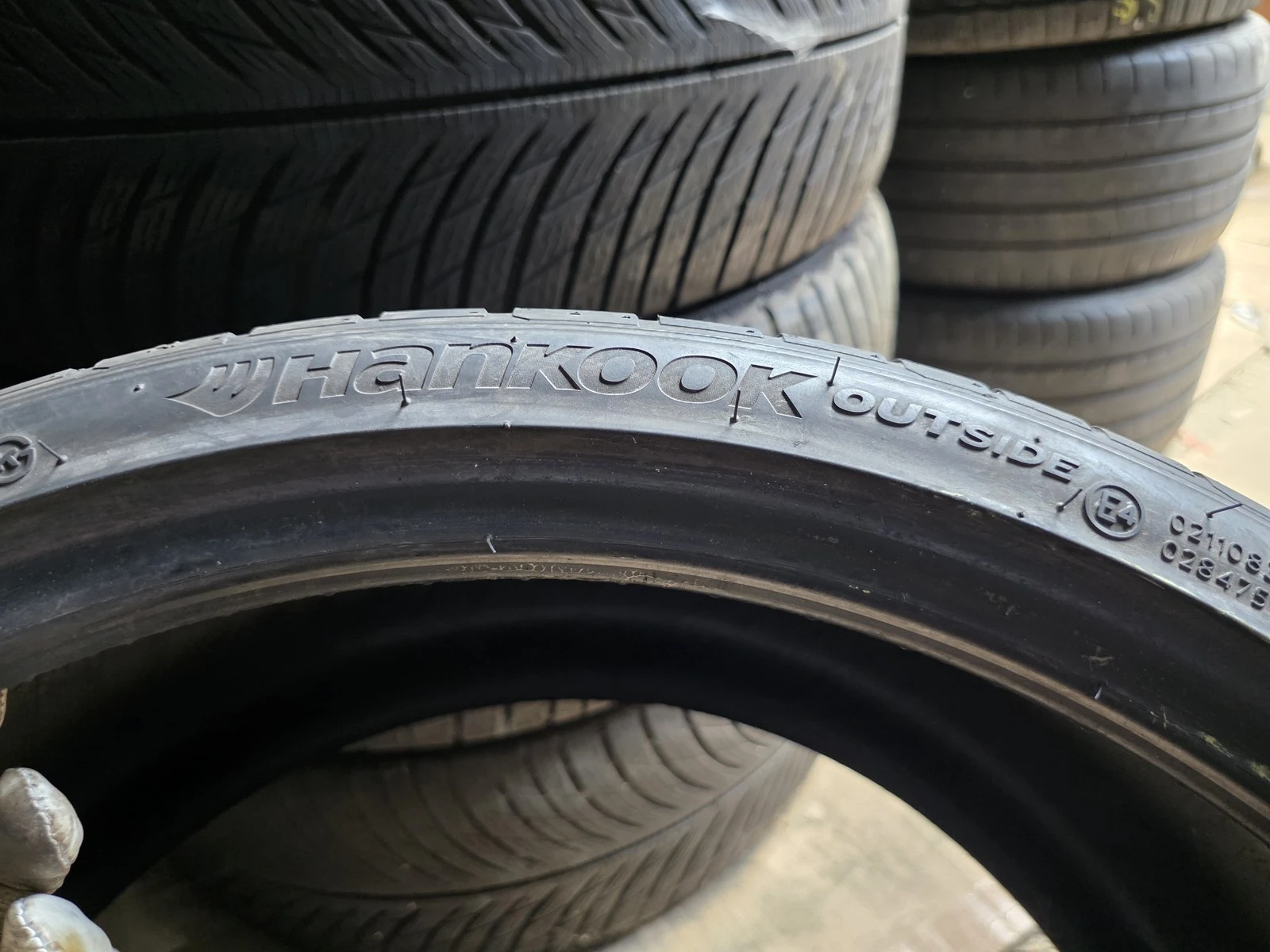 Гуми Летни 255/30R20, снимка 4 - Гуми и джанти - 56664381