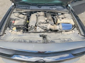 Dodge Challenger 6.4 SRT* Клип на двигателя, снимка 11