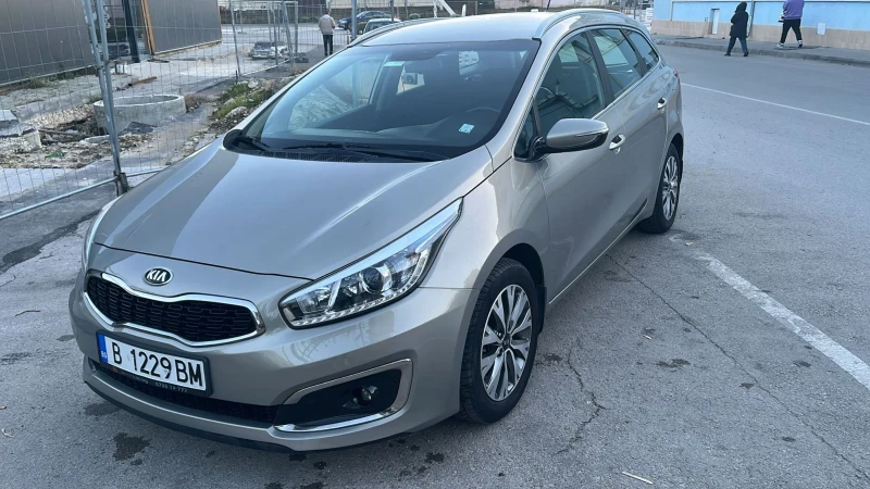 Kia Ceed SW, снимка 7 - Автомобили и джипове - 47767630