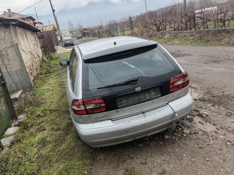 Volvo V40, снимка 1 - Автомобили и джипове - 48675781