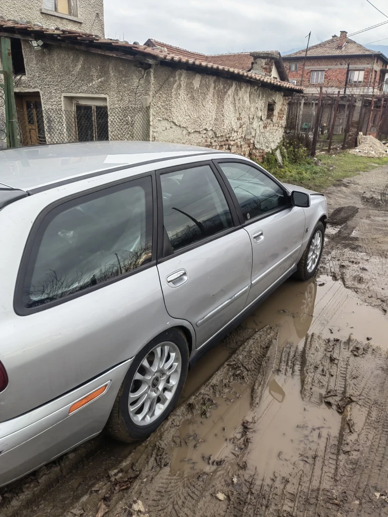 Volvo V40, снимка 3 - Автомобили и джипове - 48675781