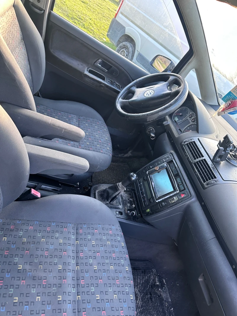 VW Sharan 1.9 тди, снимка 5 - Автомобили и джипове - 51485238