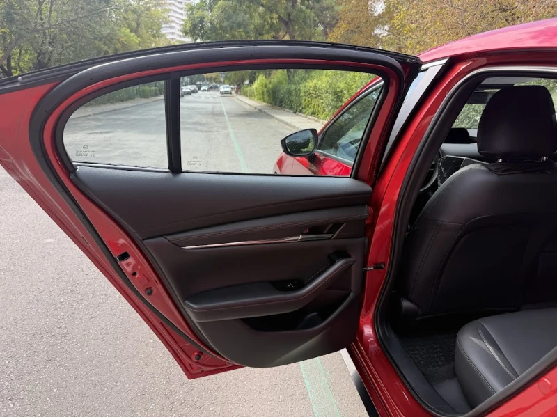 Mazda 3 SKYACTIV-G-2.5LDOHC 4-CYL PREFERRED, снимка 12 - Автомобили и джипове - 52361807