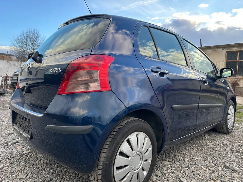 Toyota Yaris 1.3 Автомат, снимка 9 - Автомобили и джипове - 52968121