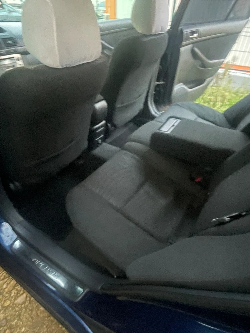 Toyota Avensis 2.0 D4D, снимка 7 - Автомобили и джипове - 52998597