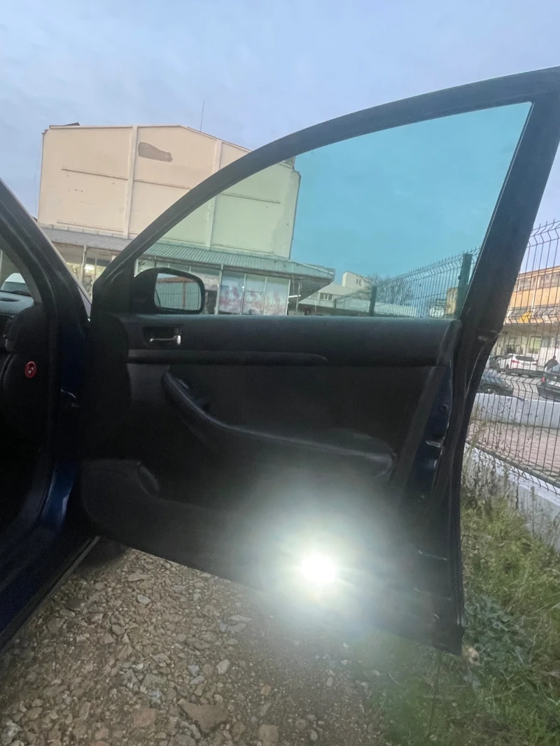 Toyota Avensis 2.0 D4D, снимка 5 - Автомобили и джипове - 52998597