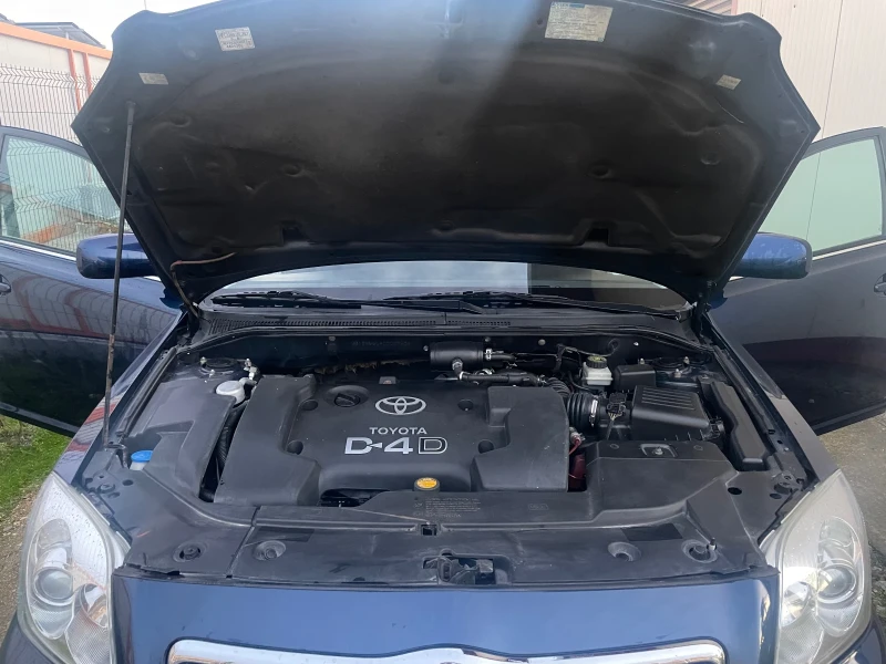 Toyota Avensis 2.0 D4D, снимка 12 - Автомобили и джипове - 52998597