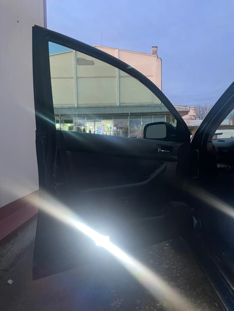 Toyota Avensis 2.0 D4D, снимка 3 - Автомобили и джипове - 52998597