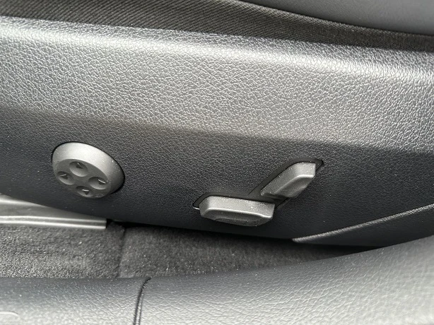 Mercedes-Benz C 300 d = AMG Line = Night Package  | Mobile.bg   8