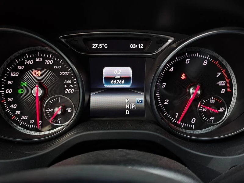 Mercedes-Benz CLA CLA220 AMG Line| 184к.с.| ВКЛ.ТЕХНОТЕСТ, снимка 8 - Автомобили и джипове - 55616442