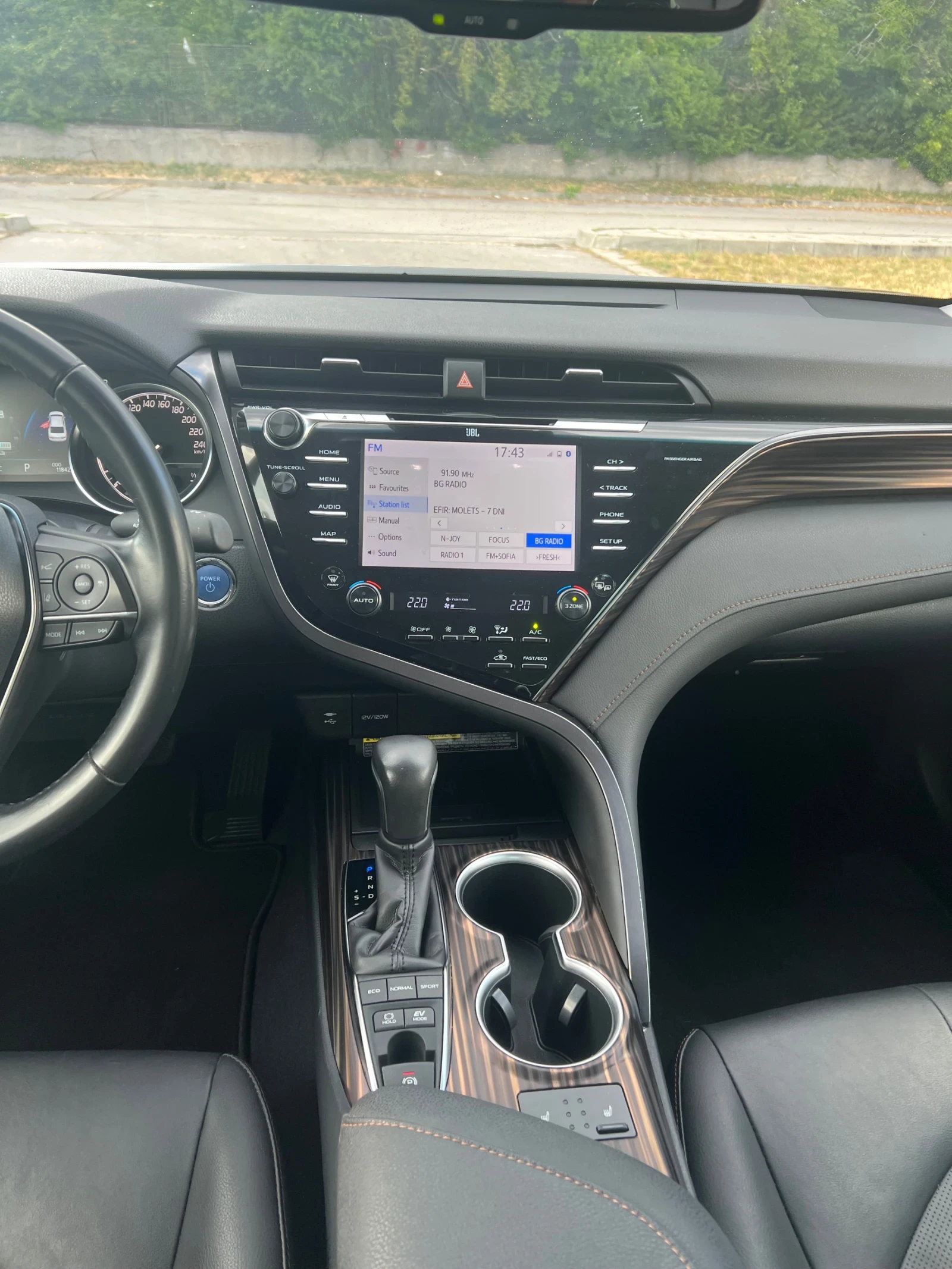 Toyota Camry 2.5 Hybrid в гаранция до 2029г. - изображение 7