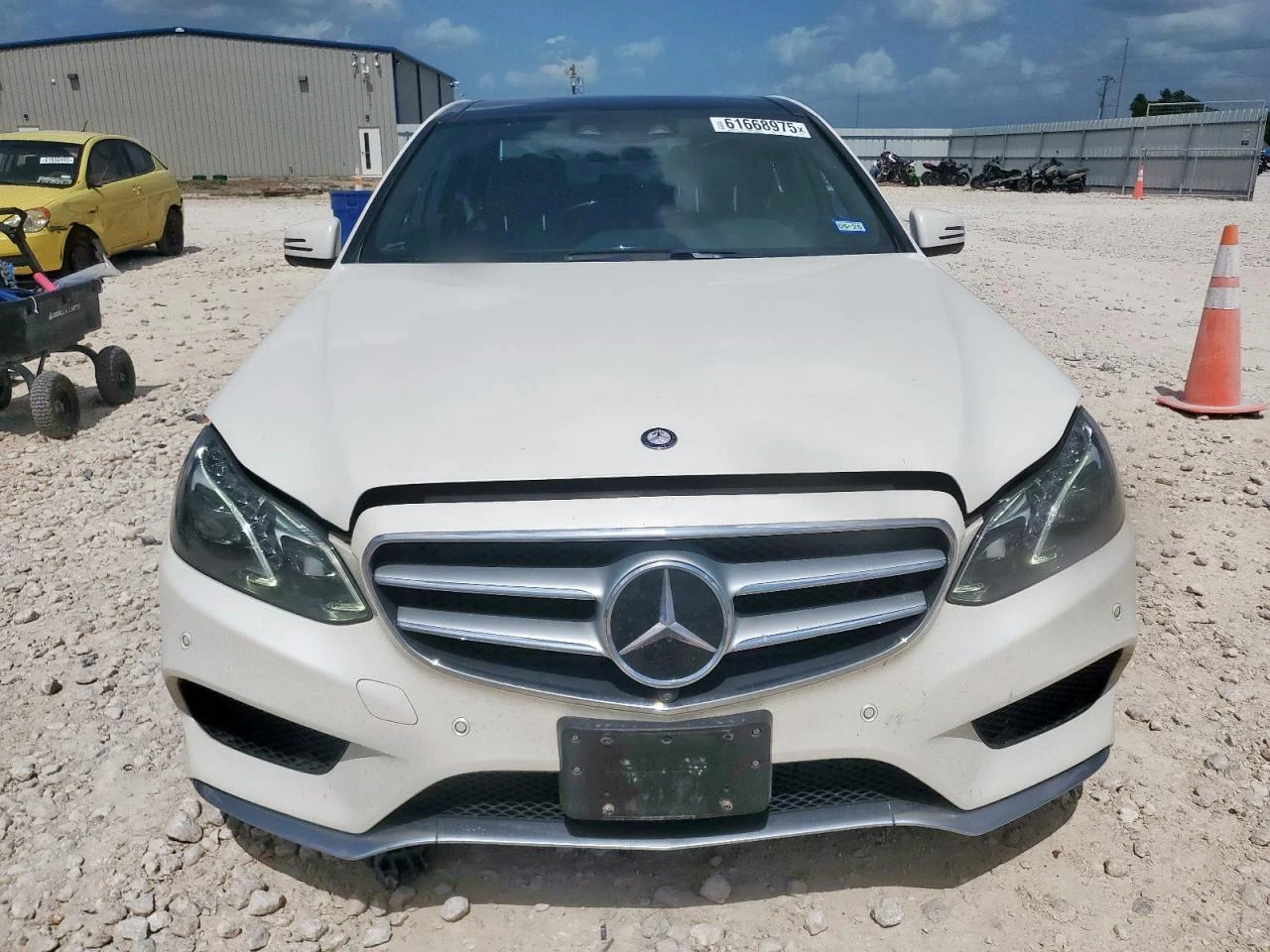 Mercedes-Benz E 500 4MATIC* Harman/Kardon* Обдухване* Keyless - изображение 5