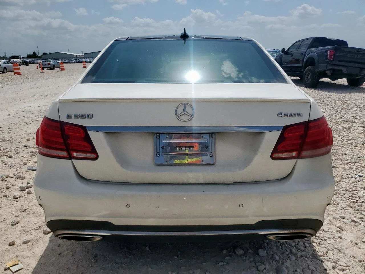Mercedes-Benz E 500 4MATIC* Harman/Kardon* Обдухване* Keyless - изображение 6