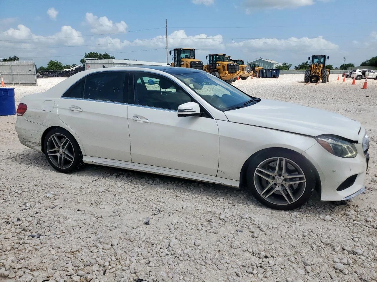 Mercedes-Benz E 500 4MATIC* Harman/Kardon* Обдухване* Keyless - изображение 4