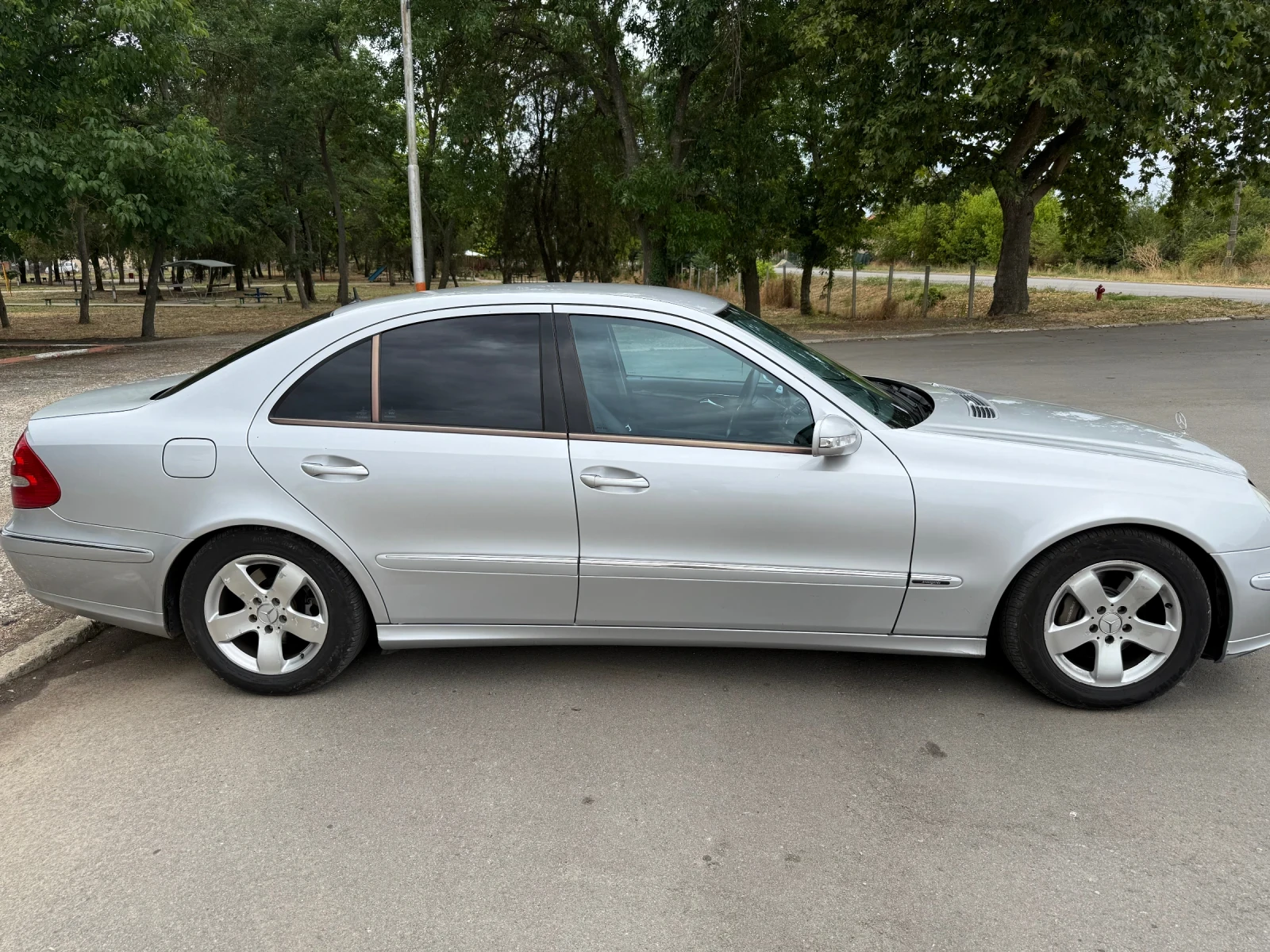 Mercedes-Benz E 320  - изображение 3