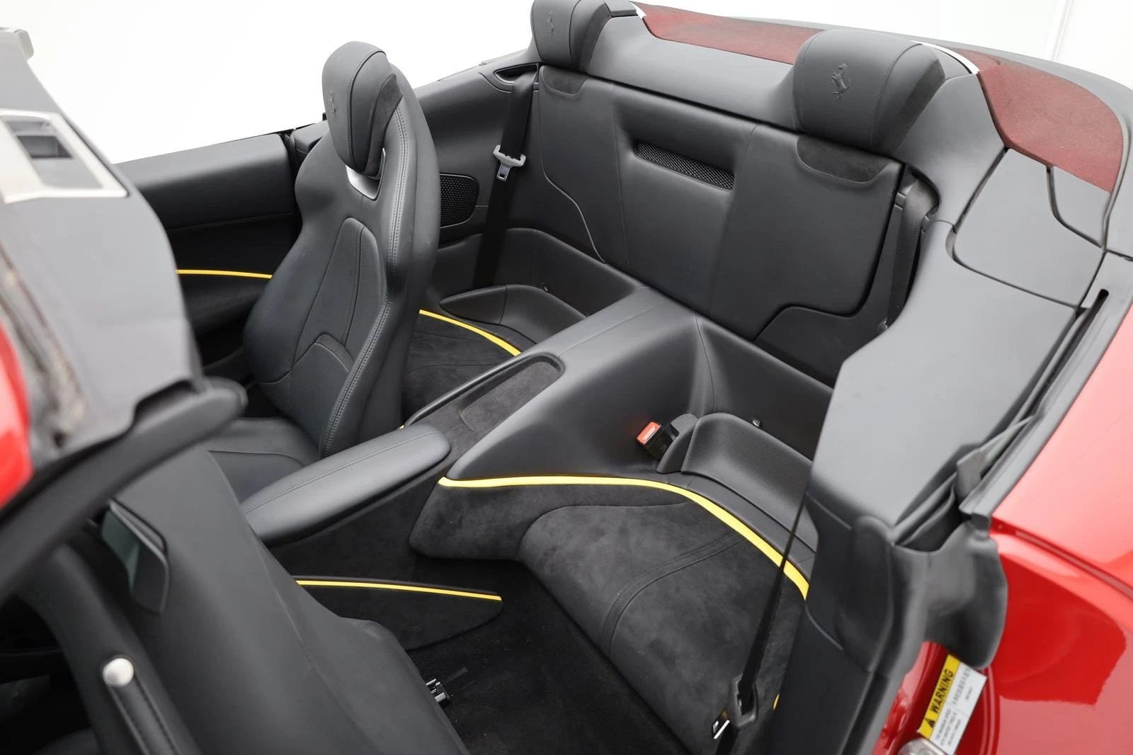 Ferrari Roma SPIDER/CERAMIC/CARBON/CAMERA/, снимка 16 - Автомобили и джипове - 53823368