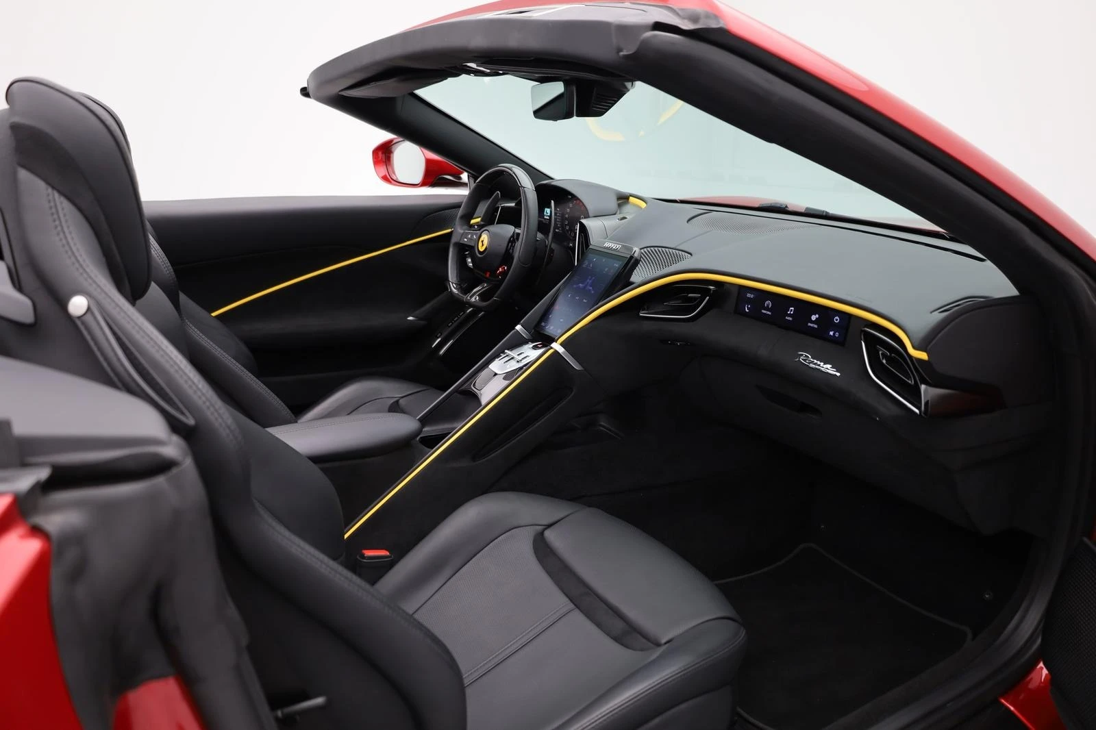 Ferrari Roma SPIDER/CERAMIC/CARBON/CAMERA/, снимка 15 - Автомобили и джипове - 53823368