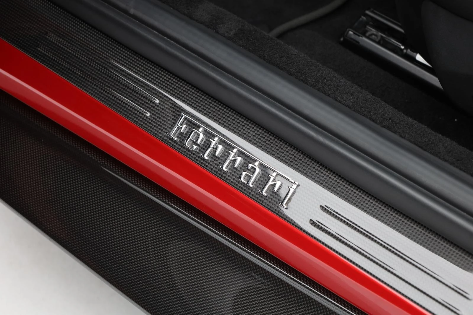 Ferrari Roma SPIDER/CERAMIC/CARBON/CAMERA/, снимка 8 - Автомобили и джипове - 53823368