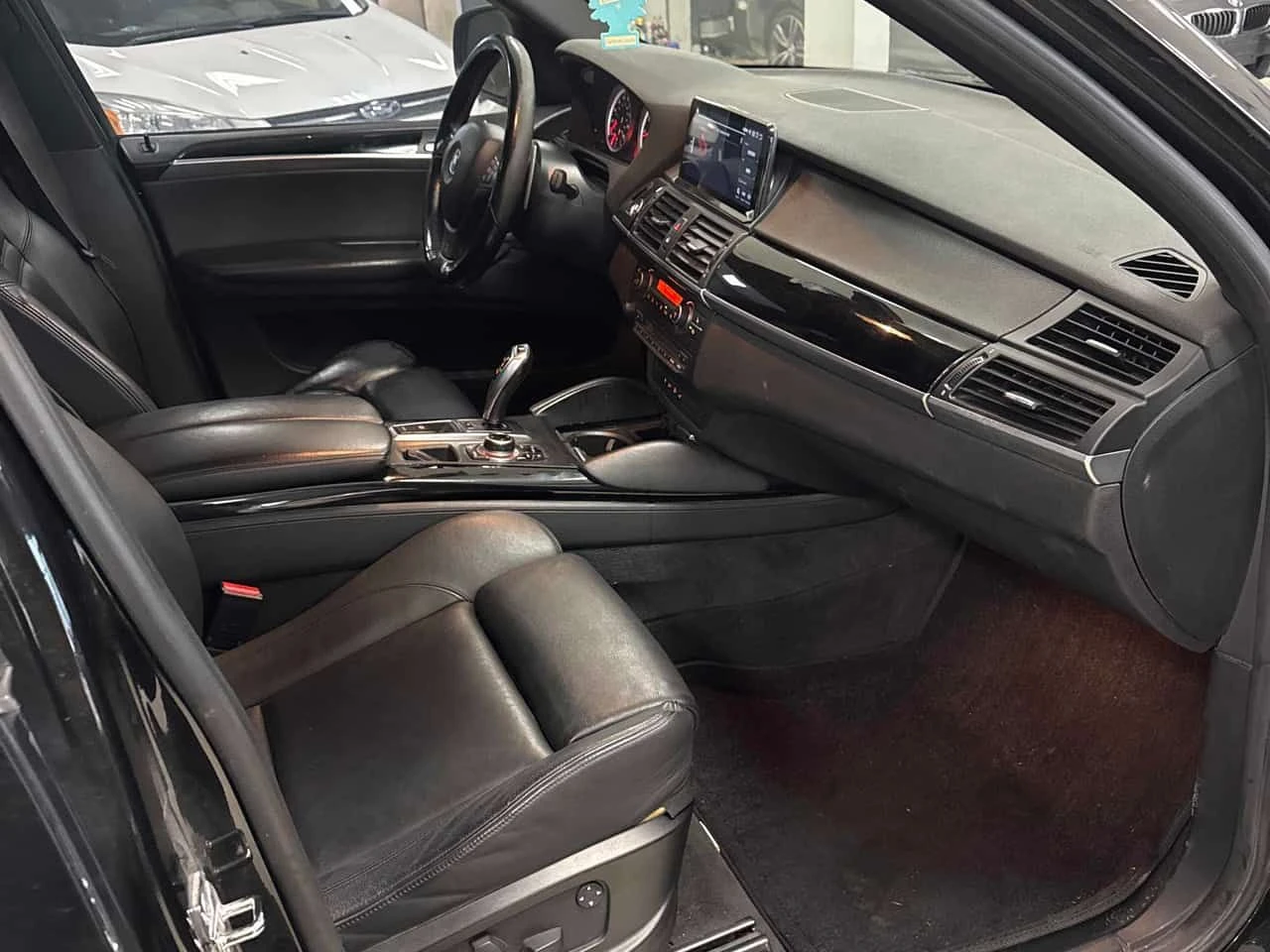 BMW X5M * AWD 4DR * ПОДГРЕВ * КЛИП НА МОТОРА, снимка 10 - Автомобили и джипове - 53994300