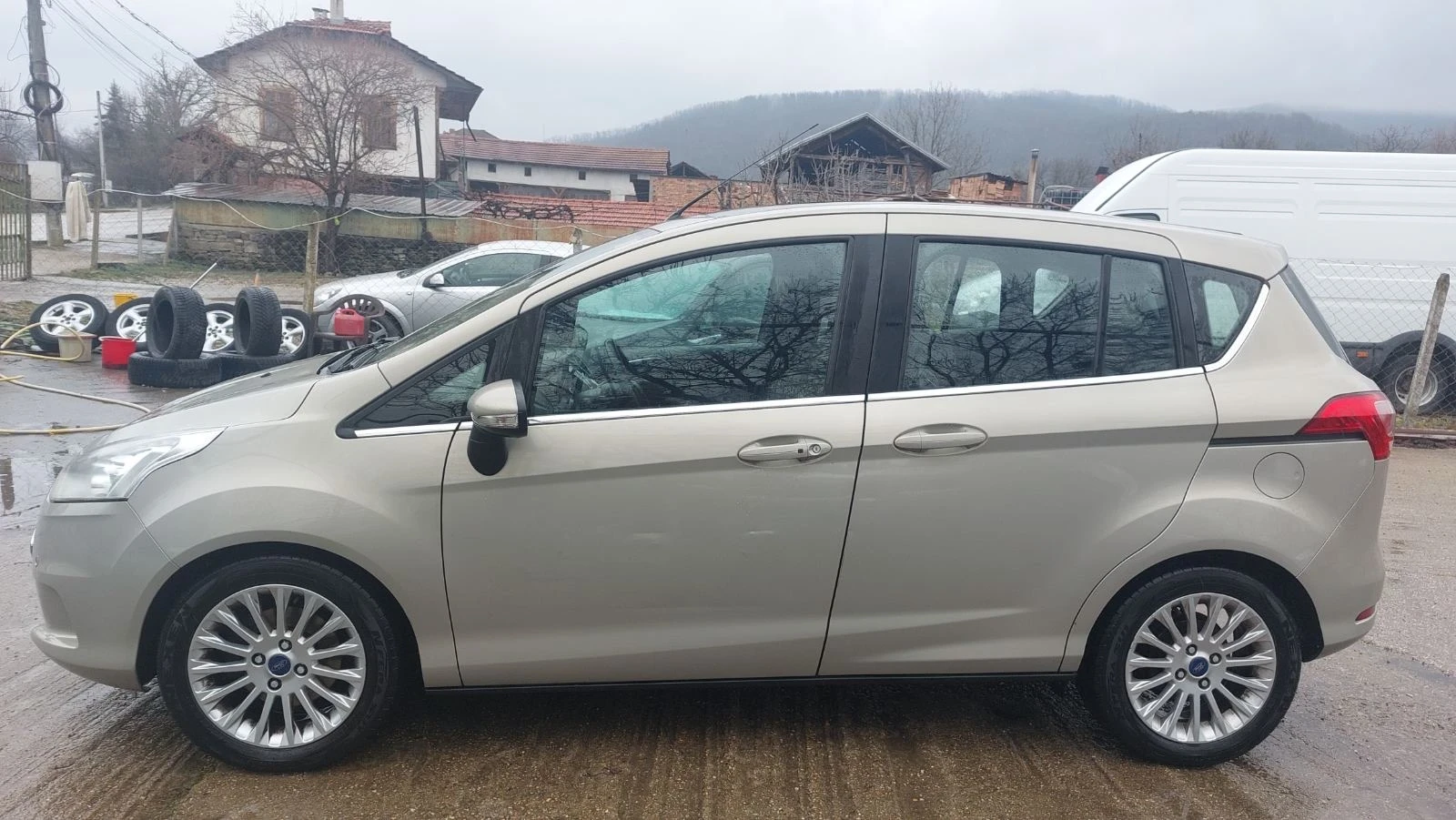 Ford B-Max 1.6D, снимка 13 - Автомобили и джипове - 54732272