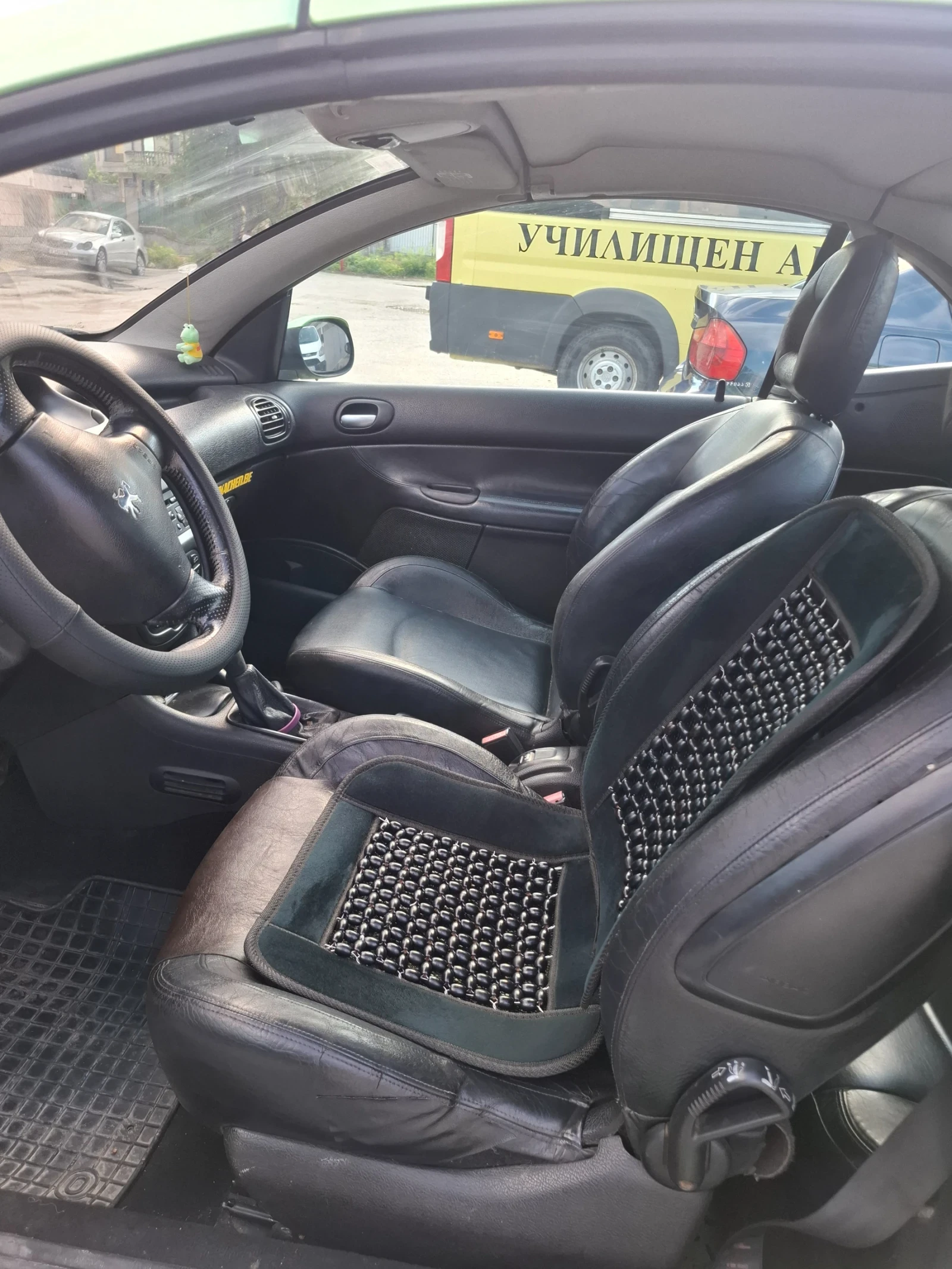 Peugeot 206 cc, снимка 8 - Автомобили и джипове - 55213324