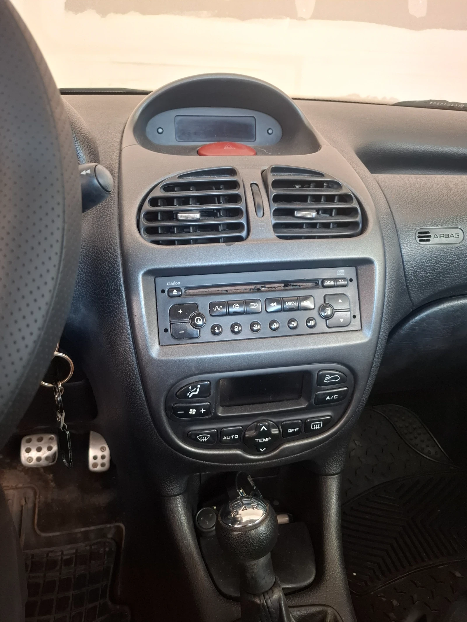 Peugeot 206 cc, снимка 10 - Автомобили и джипове - 55213324