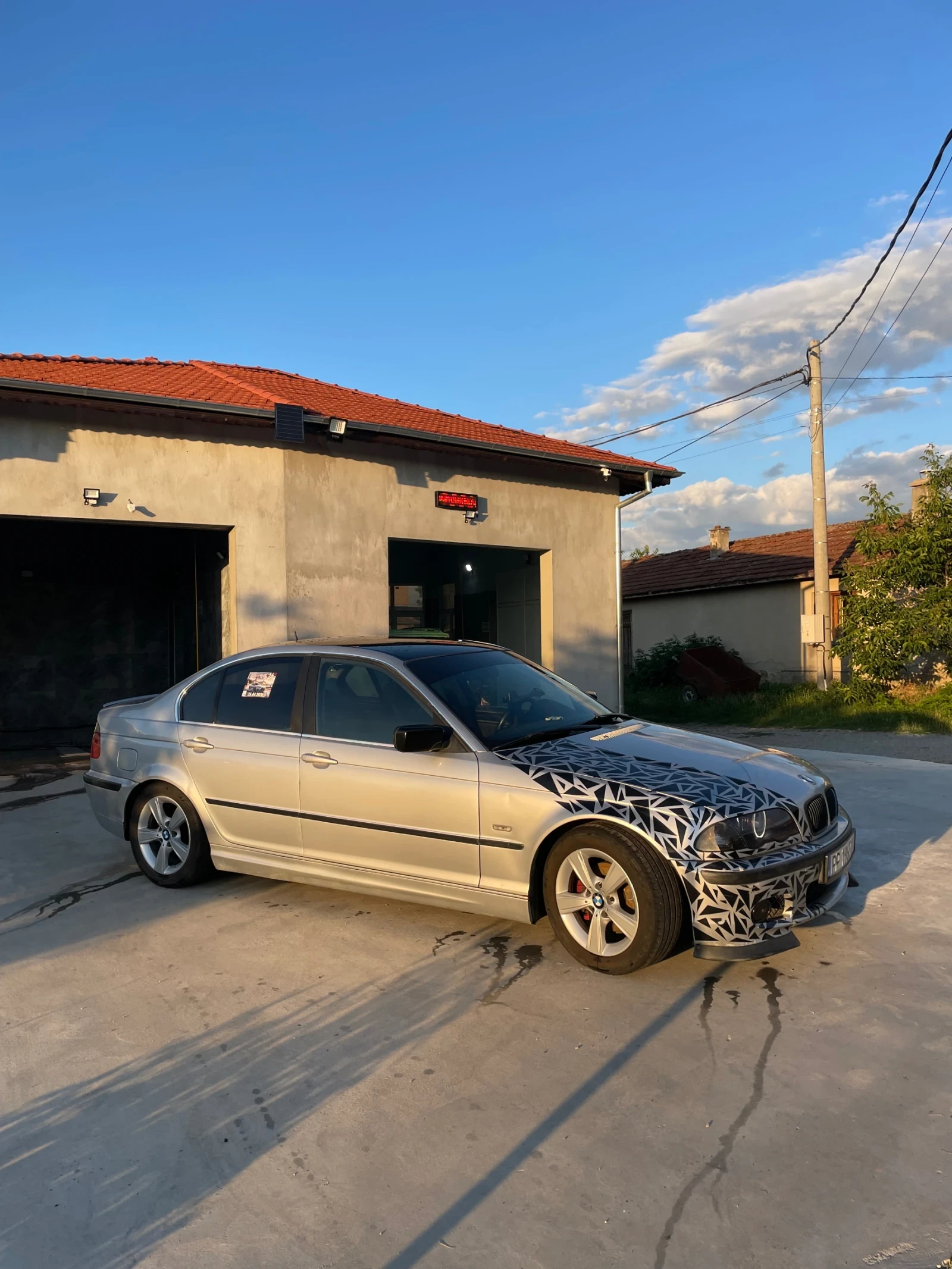 BMW 320, снимка 4 - Автомобили и джипове - 55242043