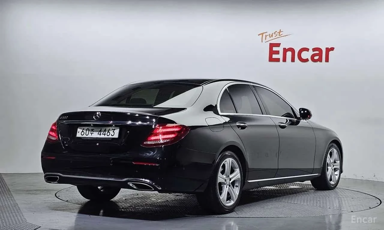 Mercedes-Benz E 200 Avantgarde | АВТОФИНАНСИРАНЕ | ЦЕНА ДО БЪЛГАРИЯ, снимка 2 - Автомобили и джипове - 56211665