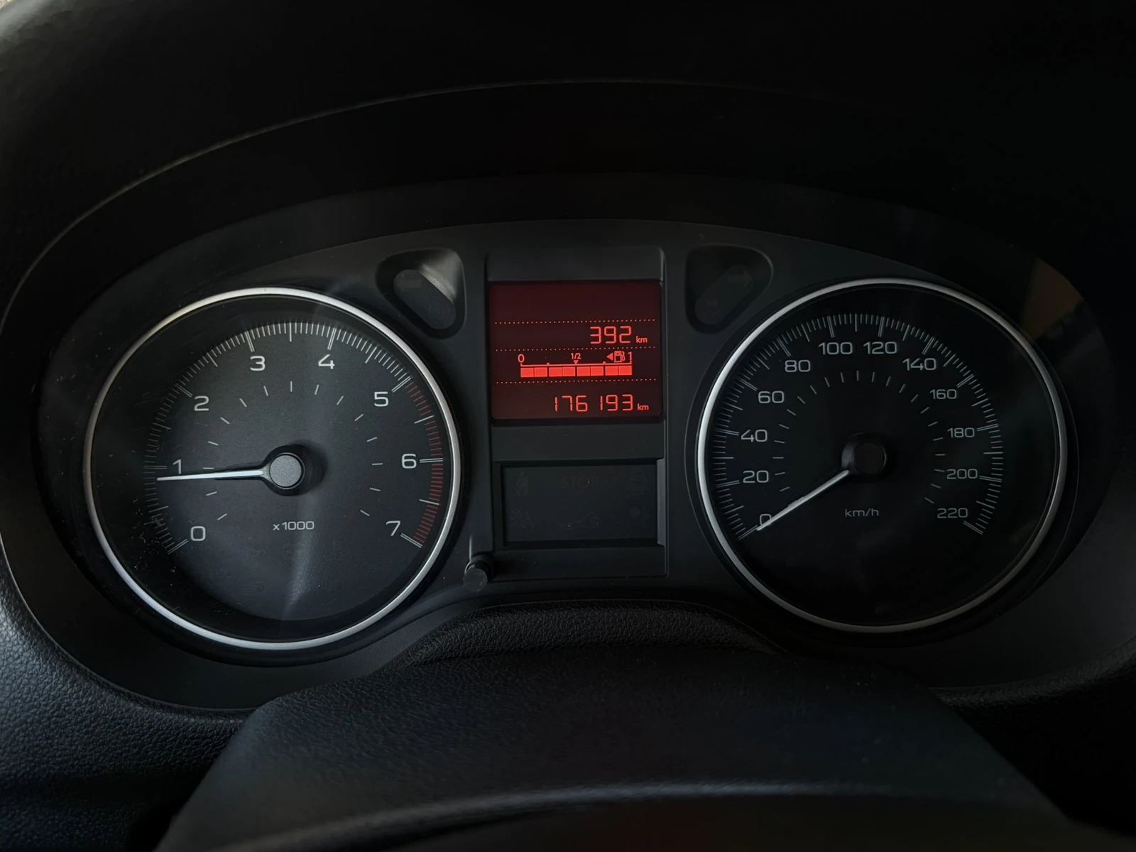 Peugeot 301 1.2, снимка 15 - Автомобили и джипове - 56279360