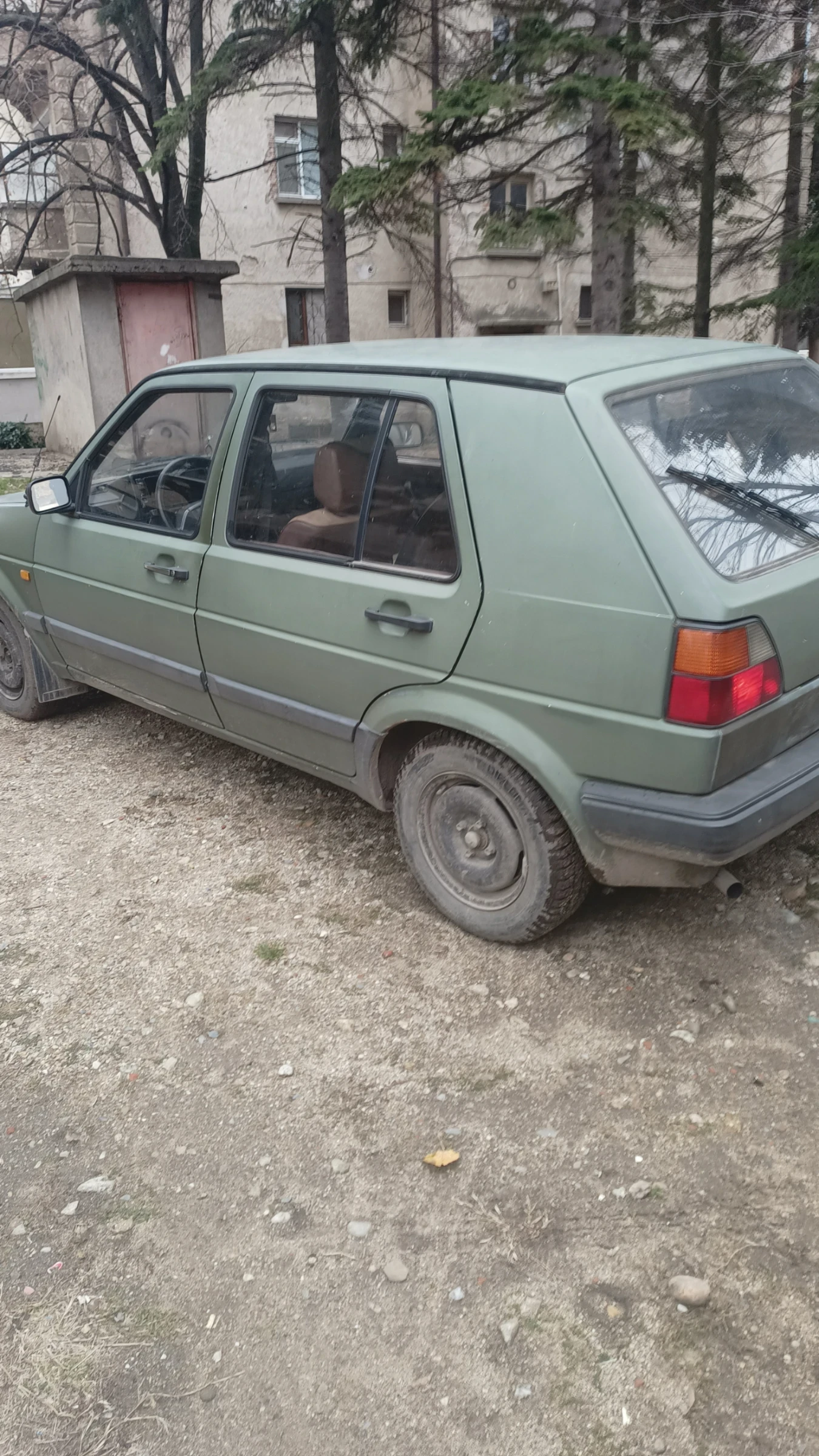 VW Golf 1.6D, снимка 6 - Автомобили и джипове - 56476084