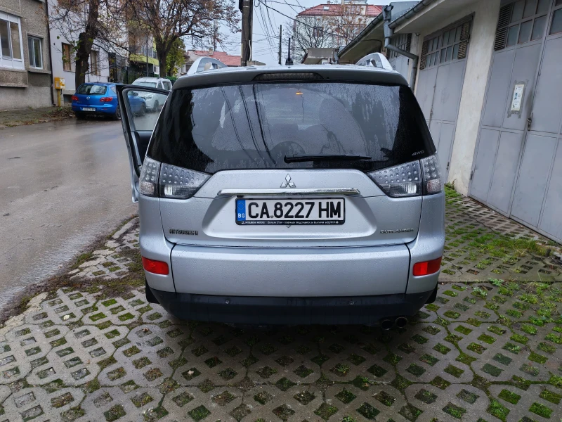 Mitsubishi Outlander 2.2 DID, снимка 3 - Автомобили и джипове - 52386227