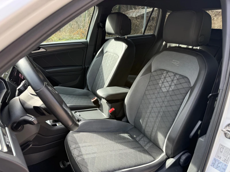 VW Tiguan 4MOTION* 3xR-LINE* ЛИЗИНГ* IQ* DIST* CAM360* FULL, снимка 9 - Автомобили и джипове - 53499704