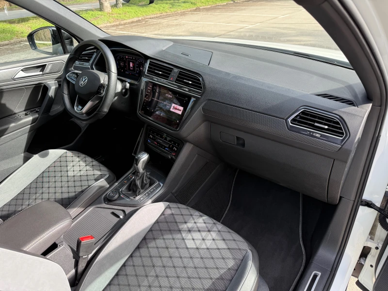 VW Tiguan 4MOTION* 3xR-LINE* ЛИЗИНГ* IQ* DIST* CAM360* FULL, снимка 8 - Автомобили и джипове - 53499704