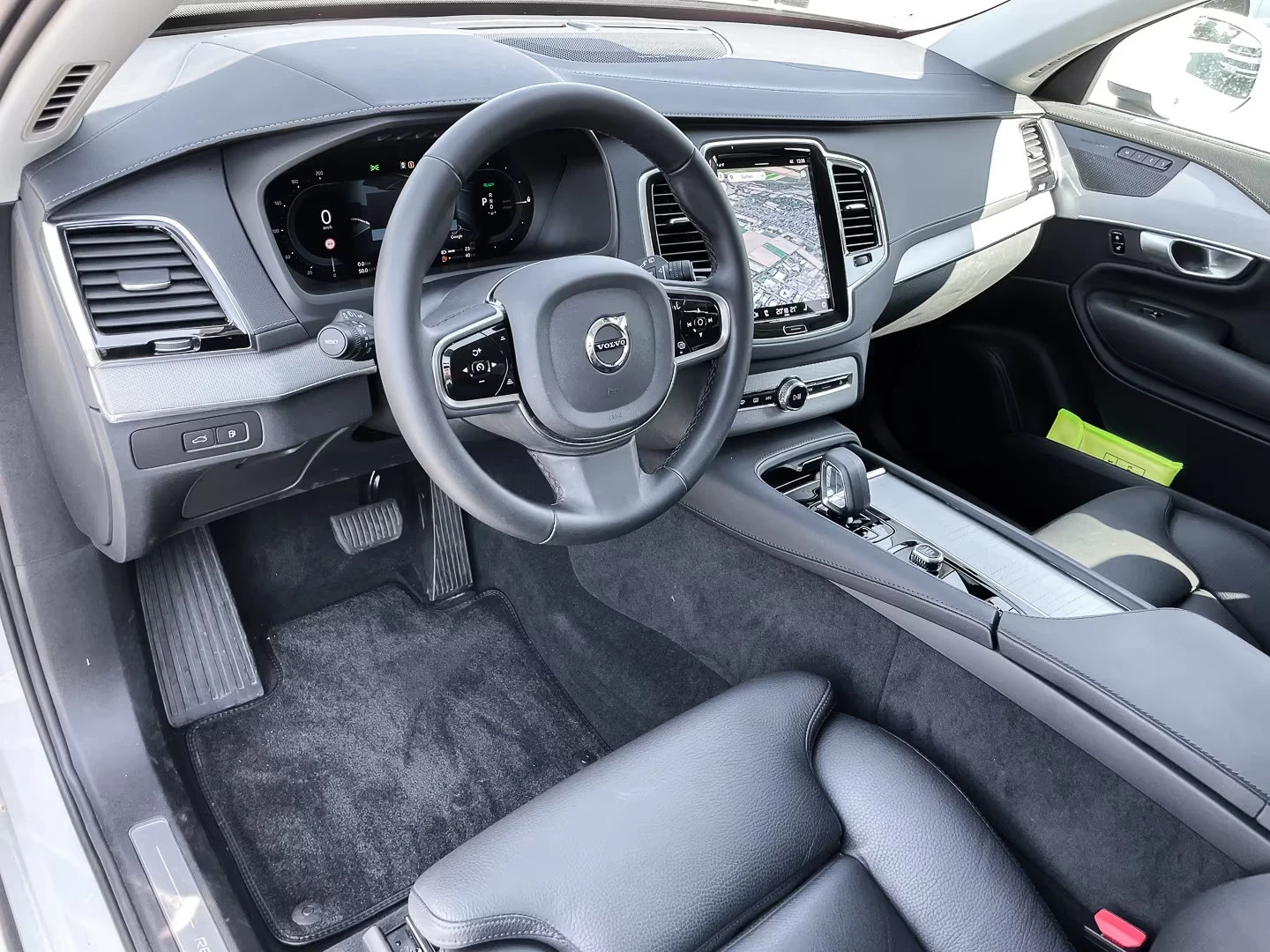 Volvo Xc90 T8/455HP/4X4/RECHARGEPLUS/LED/CAM/ACC/H&K/273z, снимка 6 - Автомобили и джипове - 54111944