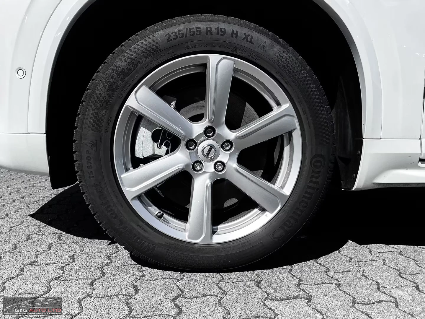 Volvo Xc90 T8/455HP/4X4/RECHARGEPLUS/LED/CAM/ACC/H&K/273z, снимка 4 - Автомобили и джипове - 54111944