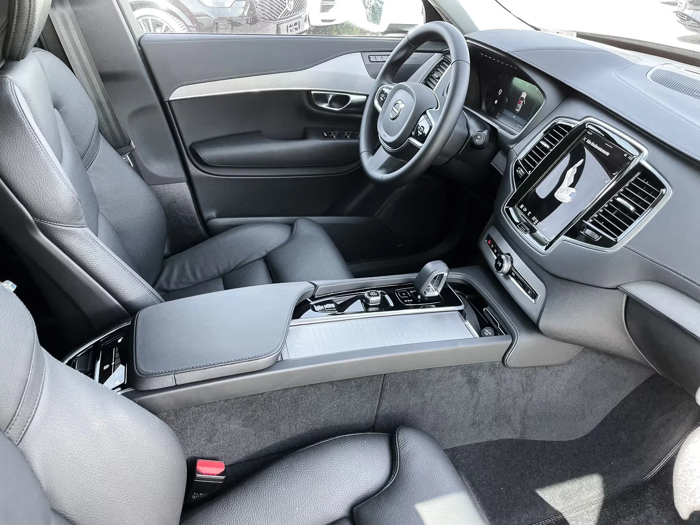 Volvo Xc90 T8/455HP/4X4/RECHARGEPLUS/LED/CAM/ACC/H&K/273z, снимка 12 - Автомобили и джипове - 54111944