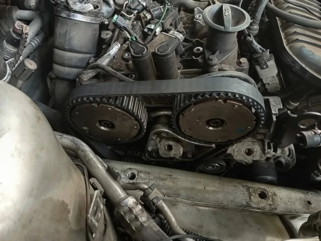 Ford Kuga 2.5T AWD, снимка 12 - Автомобили и джипове - 54444146
