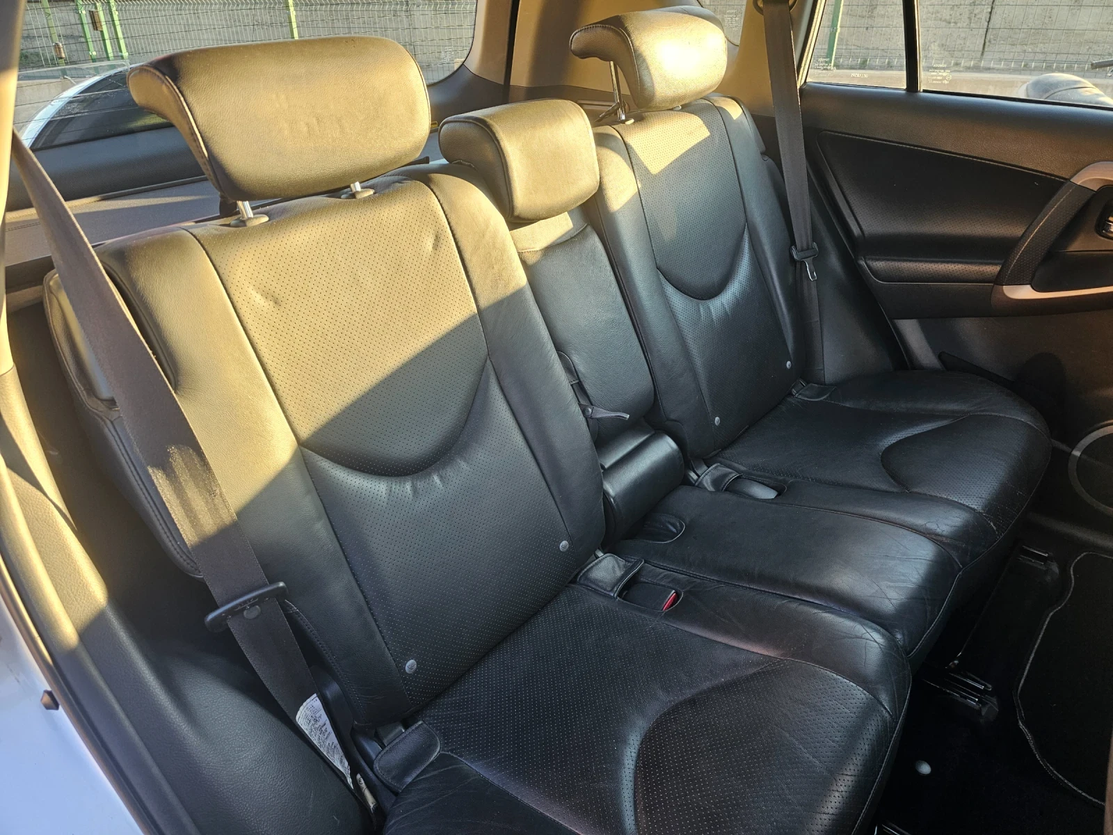 Toyota Rav4 2.2d4d...136k.c, снимка 7 - Автомобили и джипове - 55729423